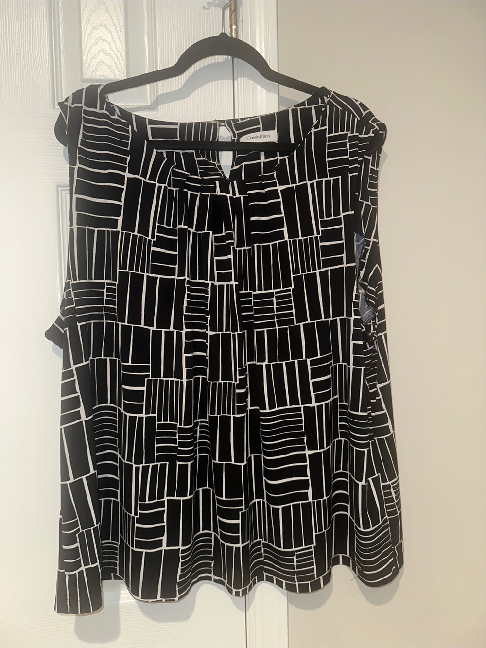 Calvin Klein Black and White Geometric Sleeveless Blouse